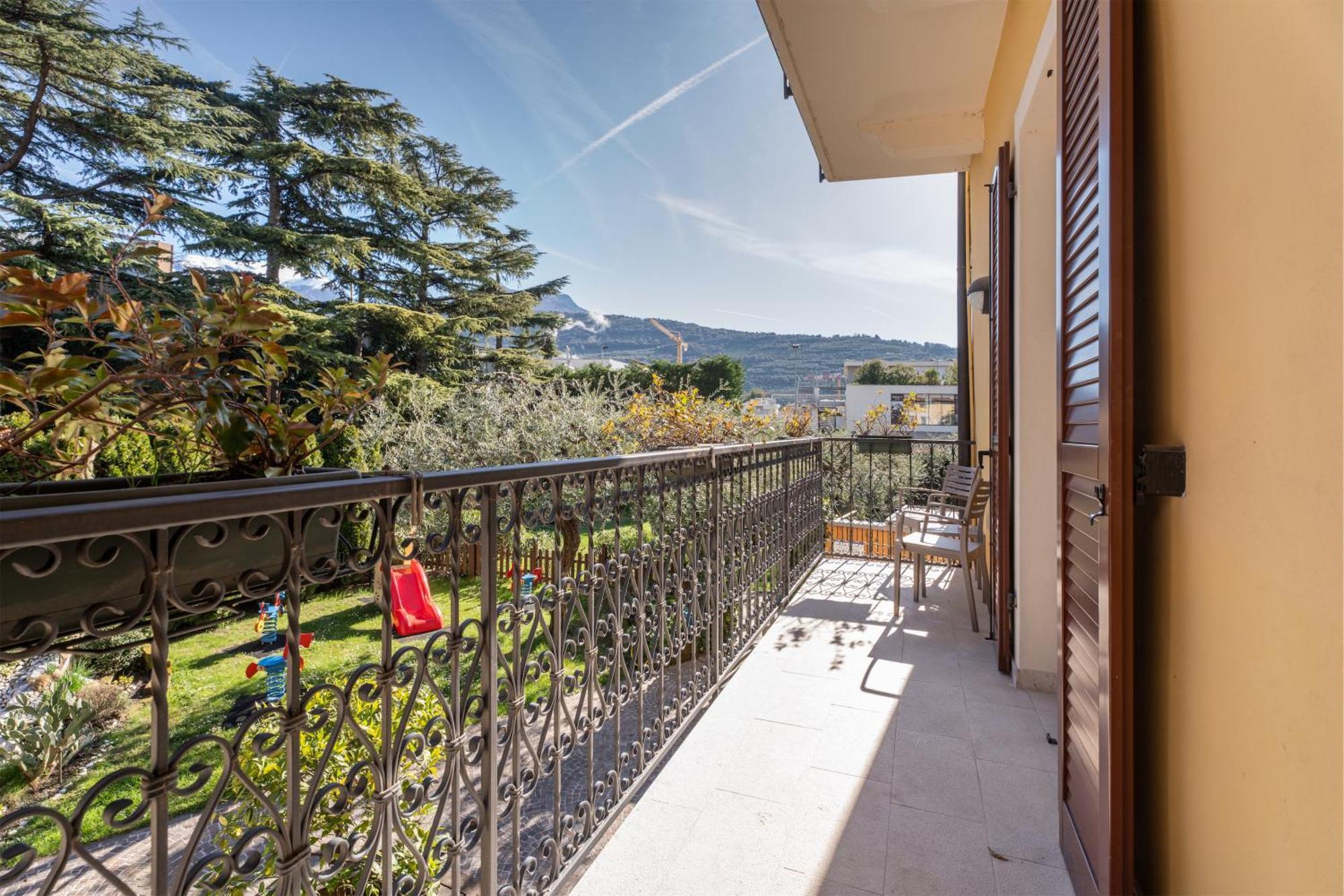 ריבה דל גארדה Residence Villa Degli Aranci מראה חיצוני תמונה