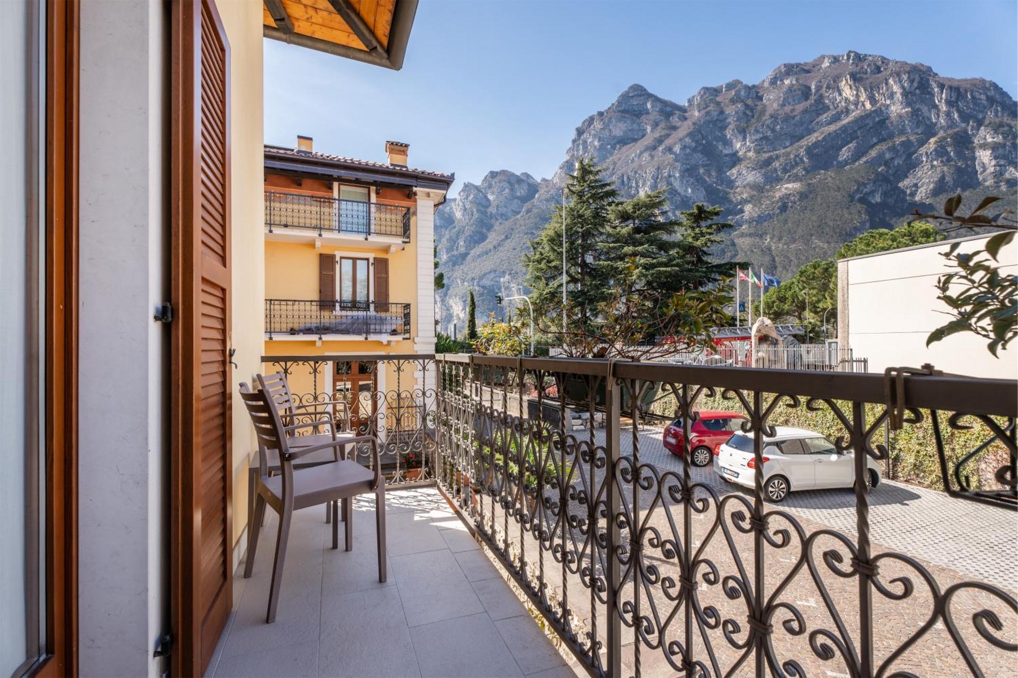 ריבה דל גארדה Residence Villa Degli Aranci מראה חיצוני תמונה