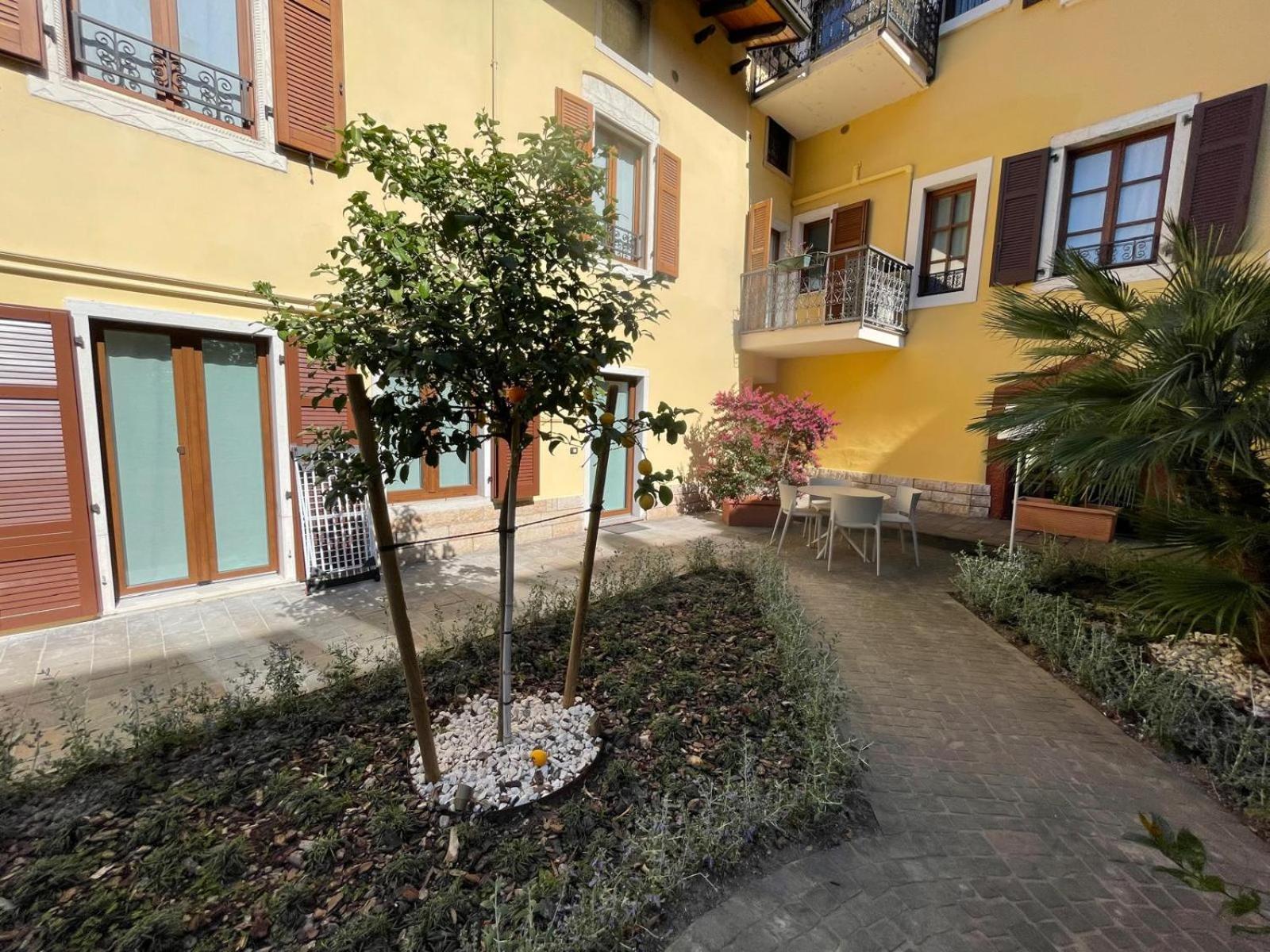 ריבה דל גארדה Residence Villa Degli Aranci מראה חיצוני תמונה